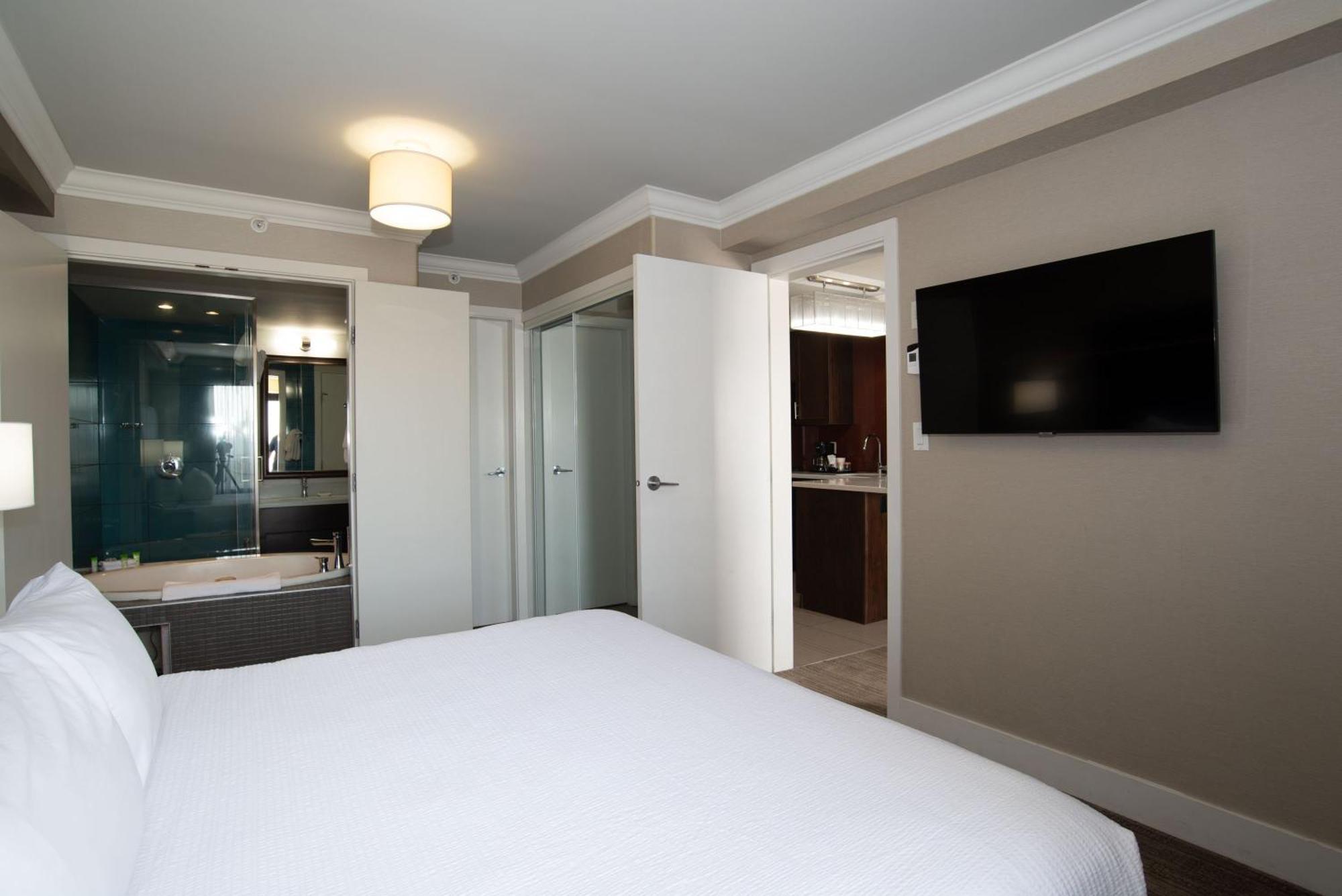 Sandman Hotel & Suites Calgary South Dış mekan fotoğraf
