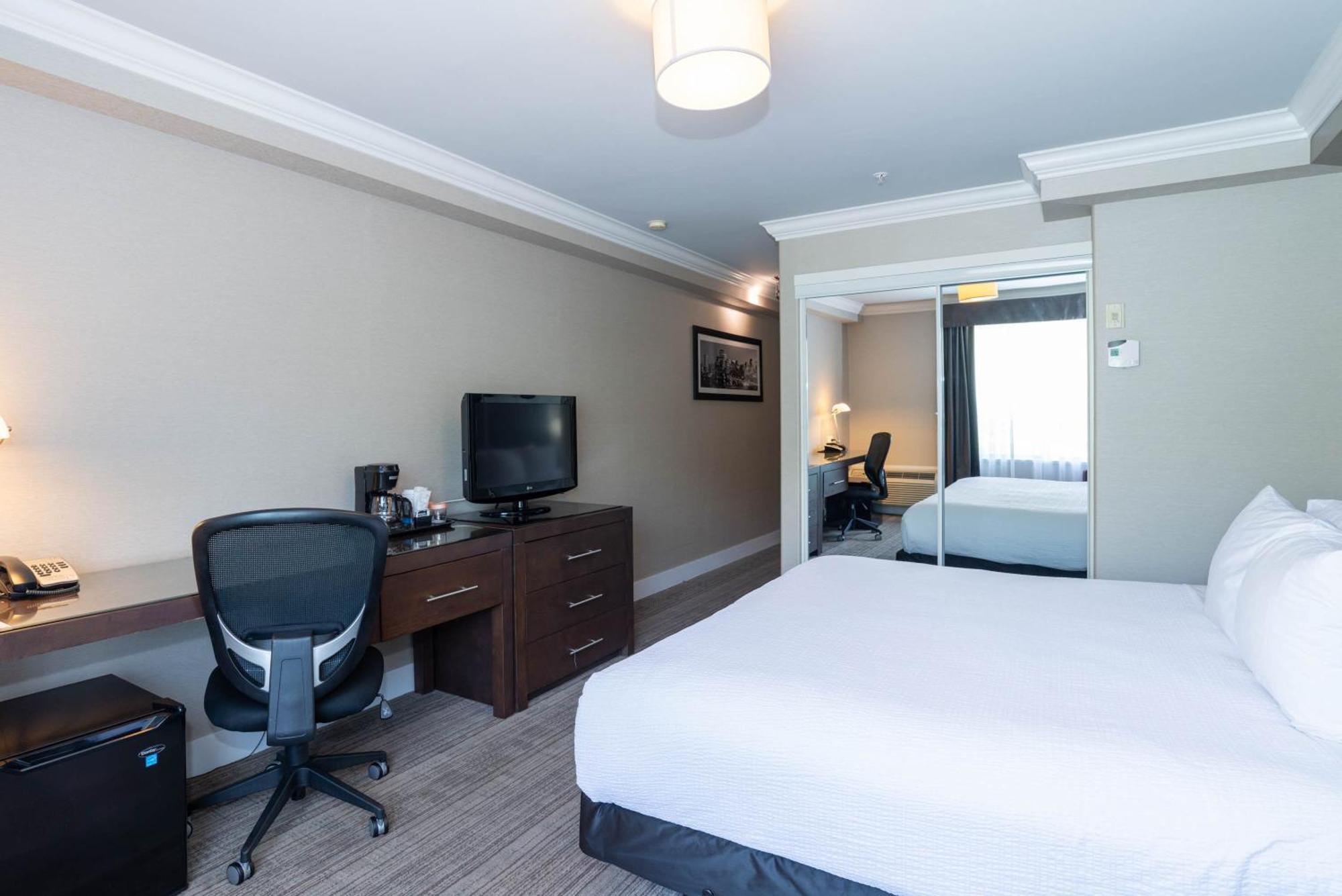 Sandman Hotel & Suites Calgary South Dış mekan fotoğraf