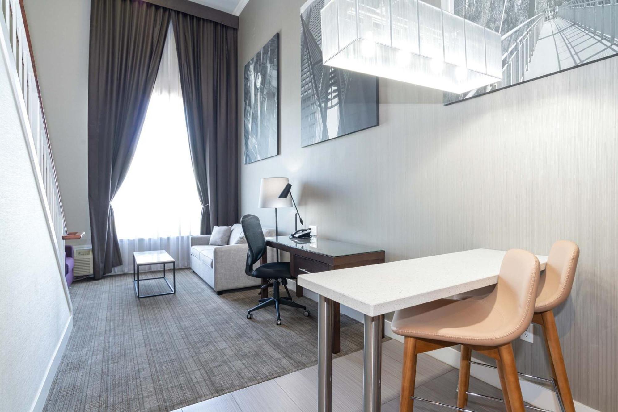 Sandman Hotel & Suites Calgary South Dış mekan fotoğraf
