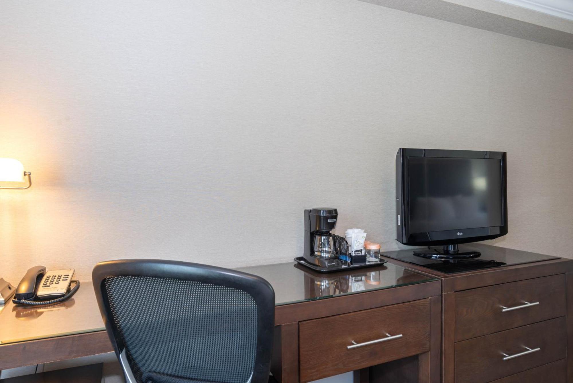 Sandman Hotel & Suites Calgary South Dış mekan fotoğraf