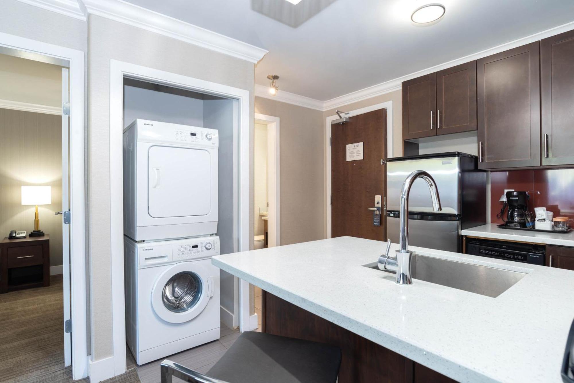 Sandman Hotel & Suites Calgary South Dış mekan fotoğraf