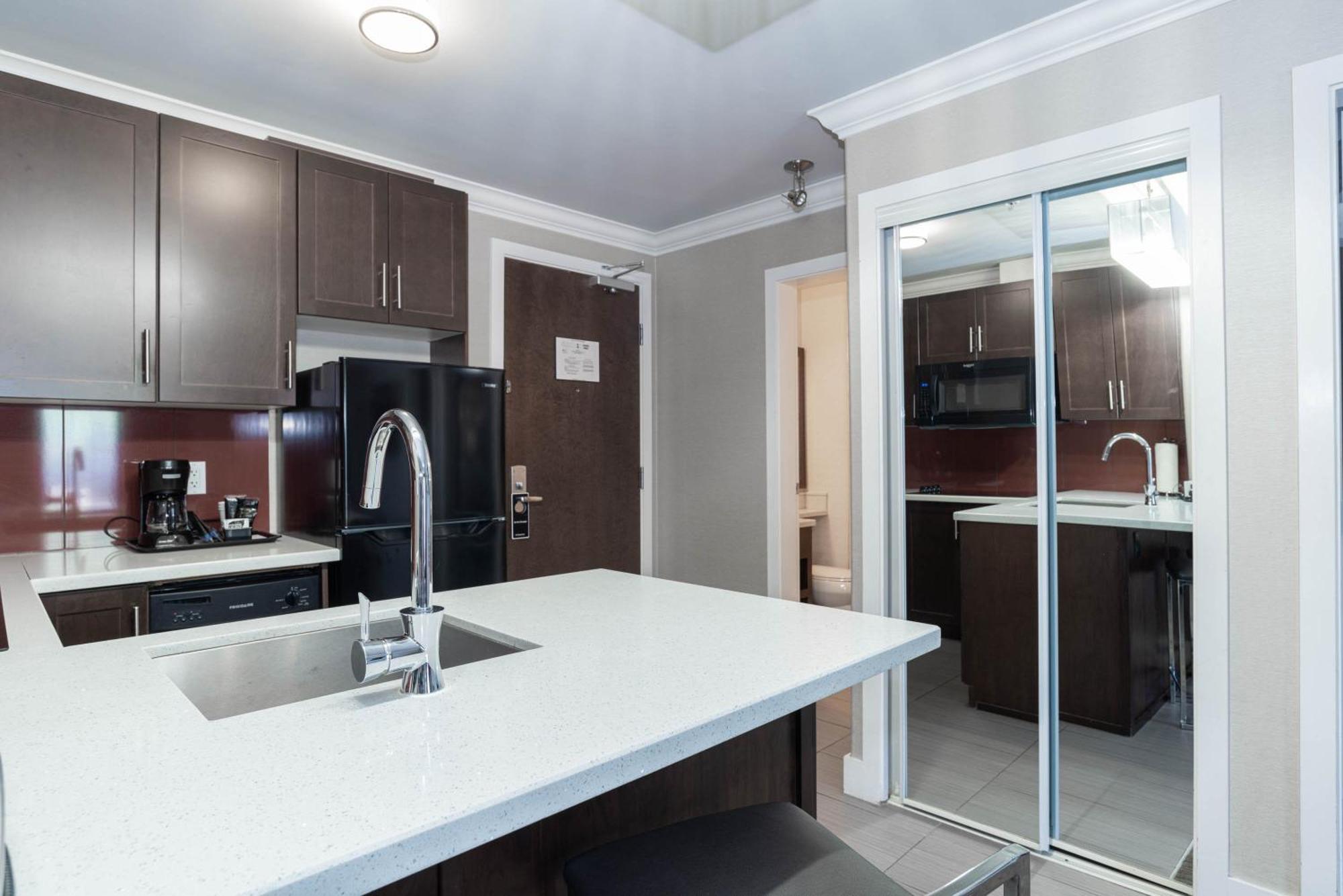 Sandman Hotel & Suites Calgary South Dış mekan fotoğraf