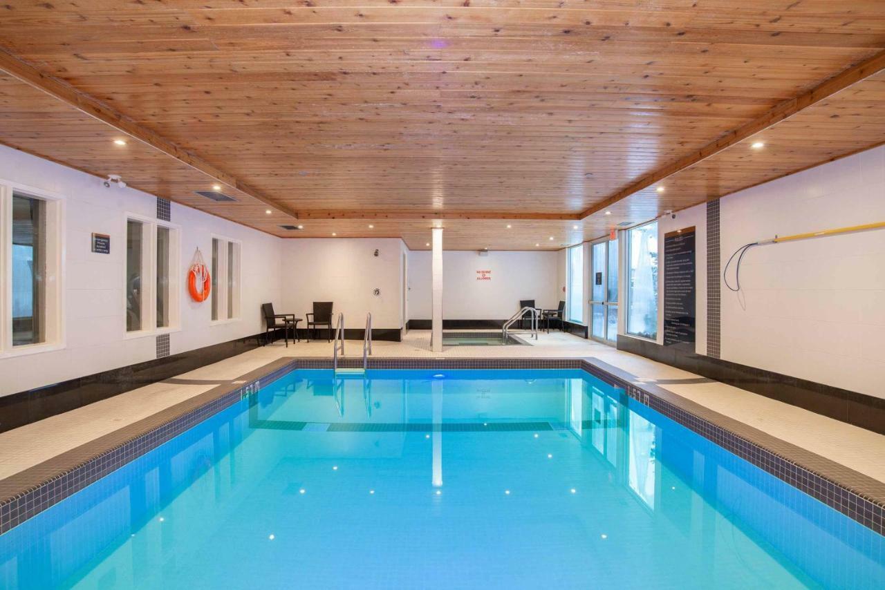 Sandman Hotel & Suites Calgary South Dış mekan fotoğraf