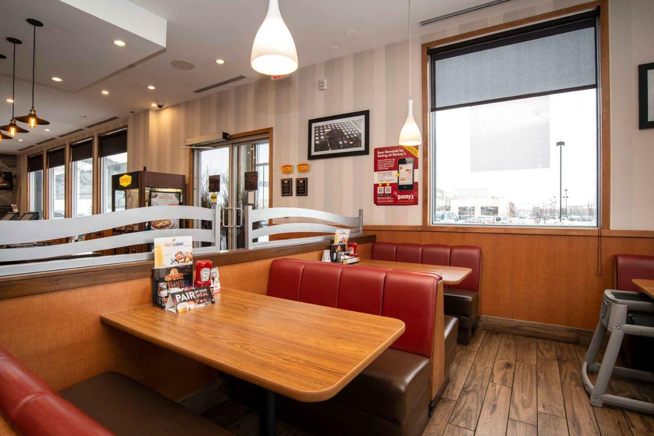 Sandman Hotel & Suites Calgary South Dış mekan fotoğraf